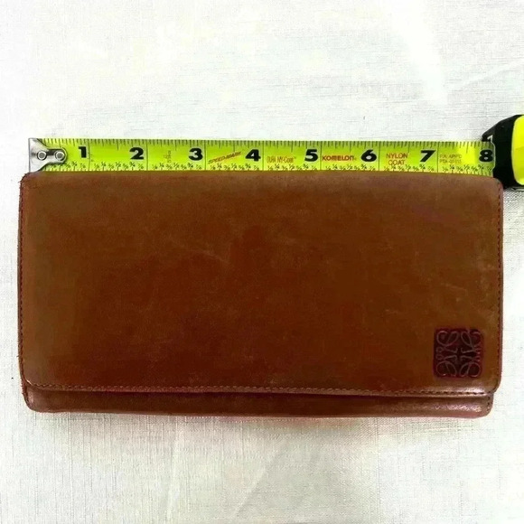 Loewe Brown and Silver Leather Wallet Timeless Design - Picture 3 of 9
